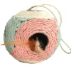 BOBBY Griffoir rond en corde rose avec plumes naturelles Griffoir Facette - Ø 10 cm