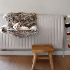 BOBBY Hamac de radiateur pour chat coloris gris Poilu - 47 x 30 x 25 cm